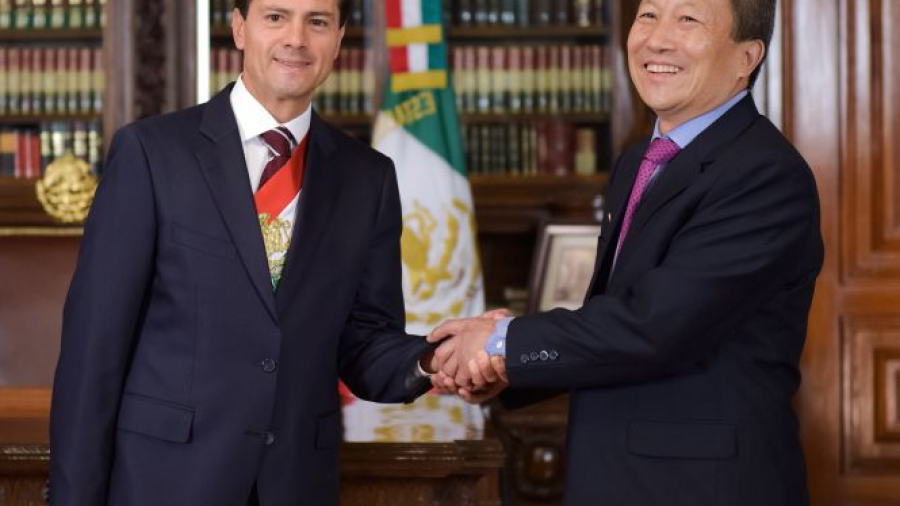 México expulsa a embajador de Corea del Norte