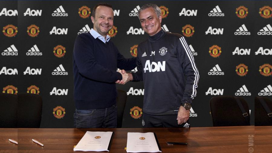 José Mourinho renueva contrato como entrenador del Manchester United 