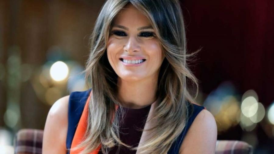 Por avería, aterriza avión de Melania Trump