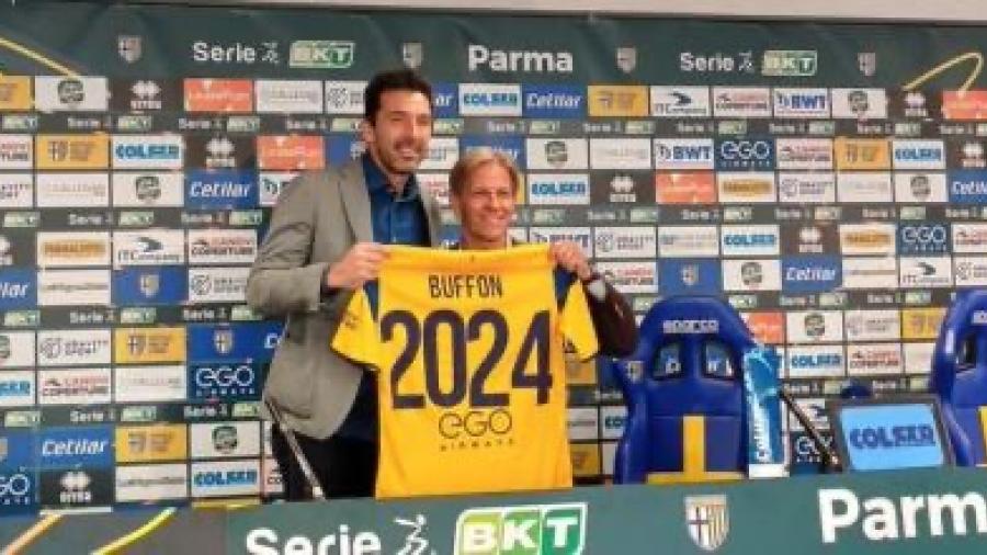 Firma Gianluigi Buffon con Parma hasta el 2024