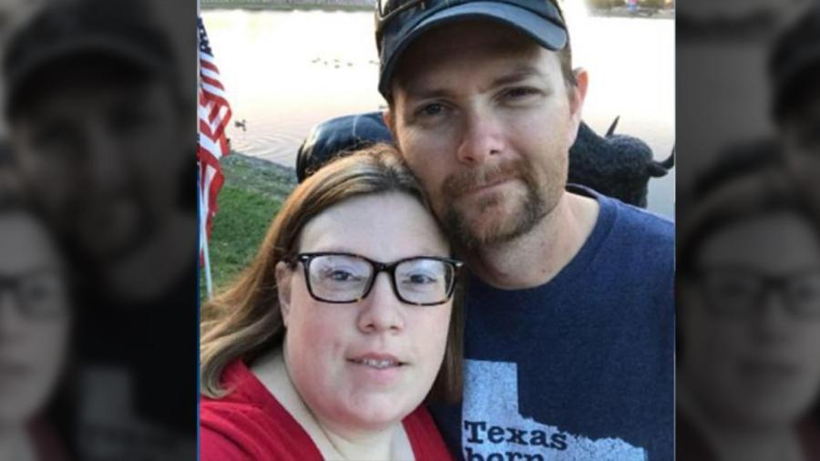 Investigan la muerte de una pareja en Texas