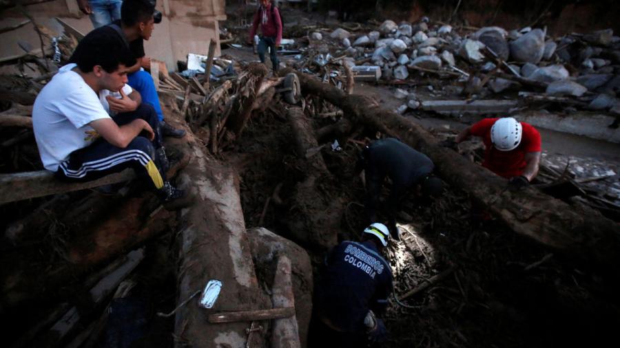 Operaciones de rescate reinician tras desbordamientos en Colombia
