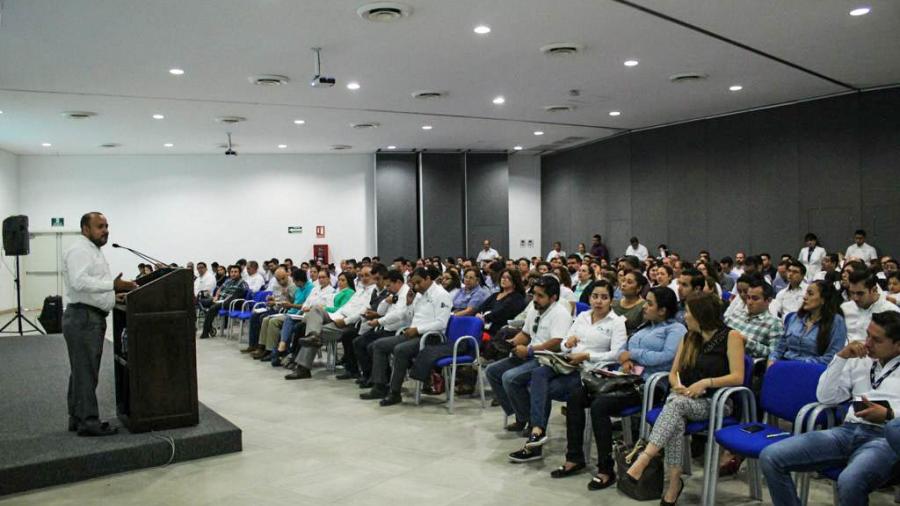 Personal de gobierno se actualiza en transparencia y rendici&oacute;n de cuentas