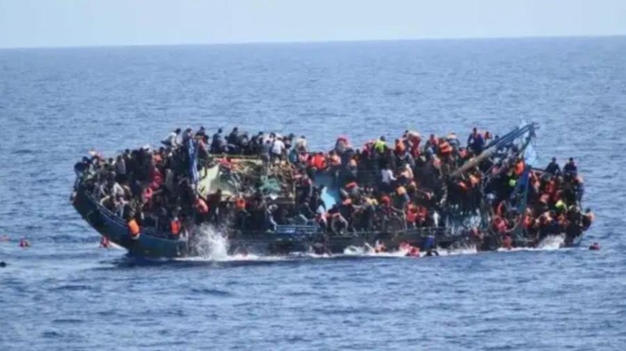 Deja 10 muertos y 90 desaparecidos naufragio frente a Libia 