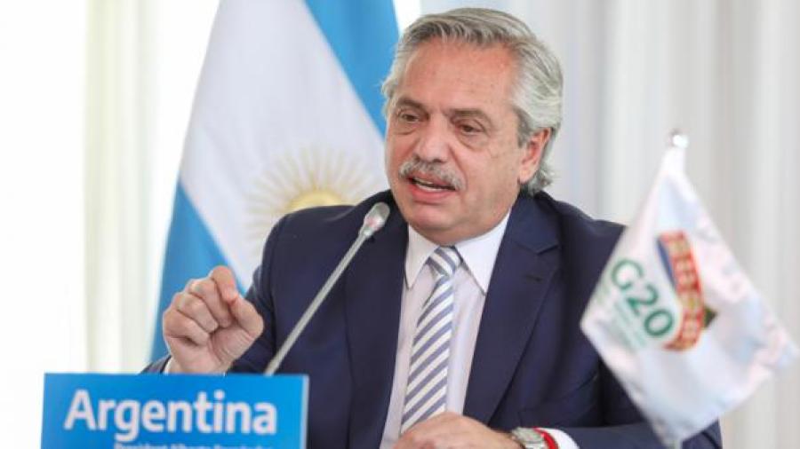 Presidente de Argentina dicta restricciones ante segunda ola de Covid-19