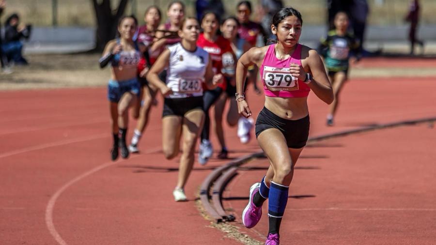 Todo un éxito estatales de atletismo y ajedrez convocados por el INDE