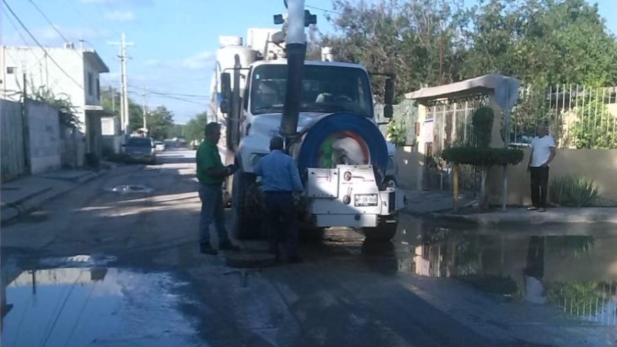Repone COMAPA servicio de drenaje en dos colonias 