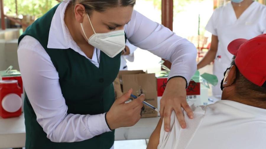 Invita Municipio a Maestros de Reynosa a vacunarse contra COVID-19 