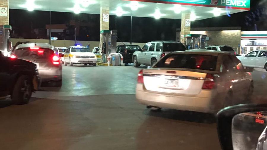 Saturan automovilistas gasolineras en Reynosa