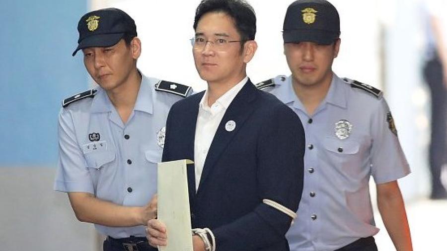 El vicepresidente de Samsung, condenado a cinco años de prisión