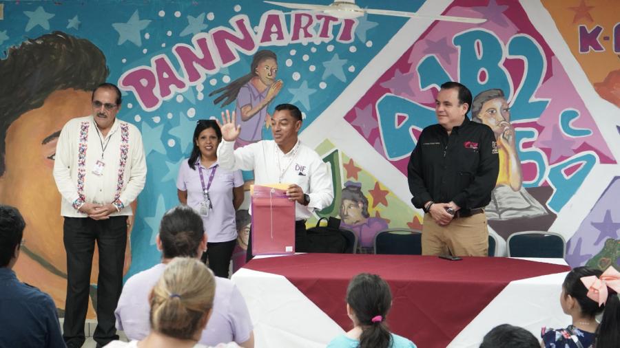 DIF Tamaulipas entrega apoyos económicos a estudiantes del Programa PANNARTI en Nuevo Laredo