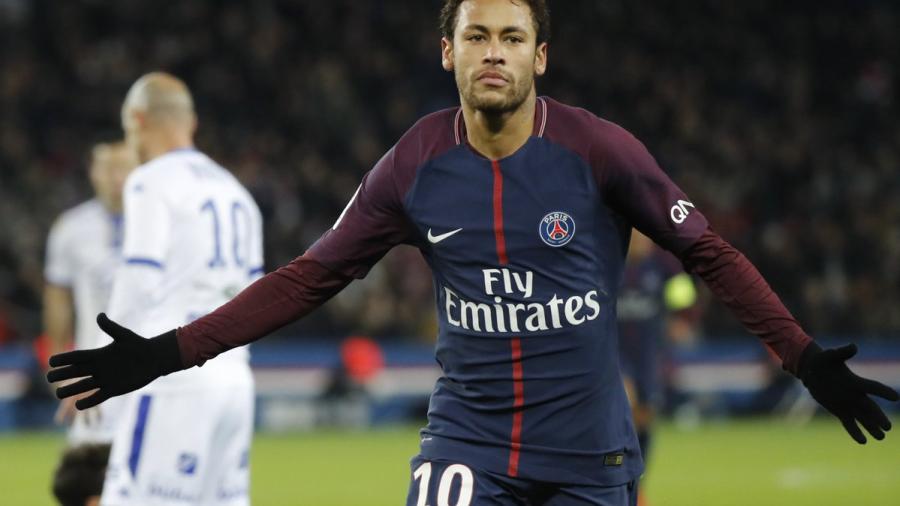 Neymar viaja de urgencia a Brasil