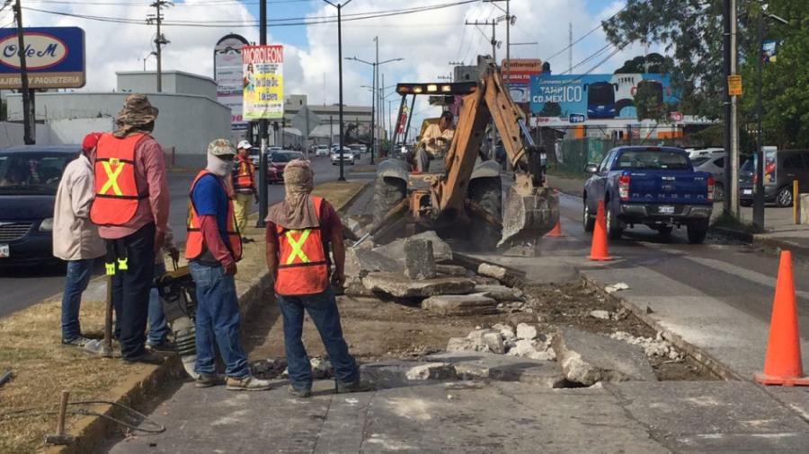 Cierran por bacheo calle Rosalio Bustamante y 16 de septiembre