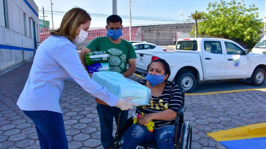 Entrega DIF Reynosa más apoyos a familias