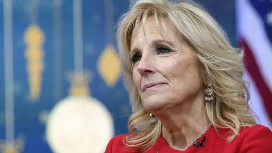 Extirpan lesiones cancerosas en ojo y pecho de Jill Biden