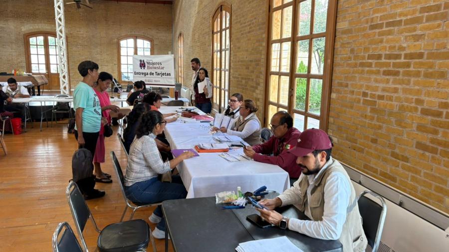 Inicia la Entrega de Tarjetas de Pensión Bienestar a Mujeres