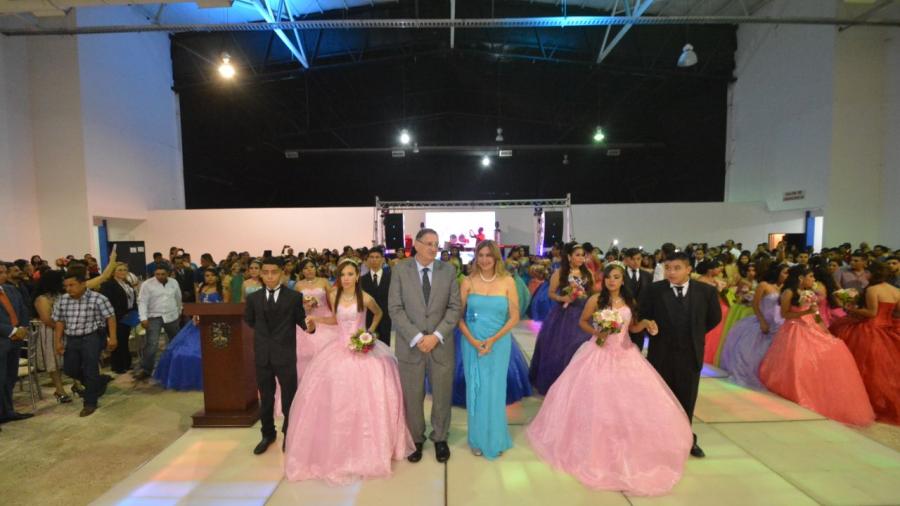 Tuvieron 67 jovencitas 'Mis XV'
