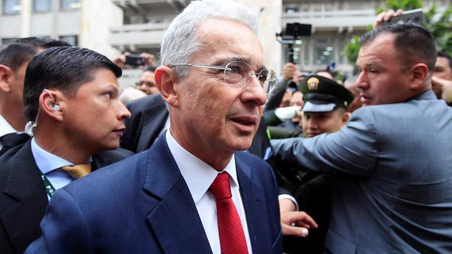 Expresidente Álvaro Uribe acude a tribunales por presunto soborno y fraude procesal