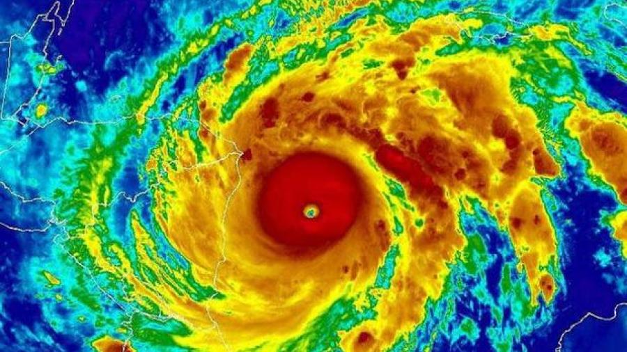 Huracán 'Iota' se convierte en categoría 5