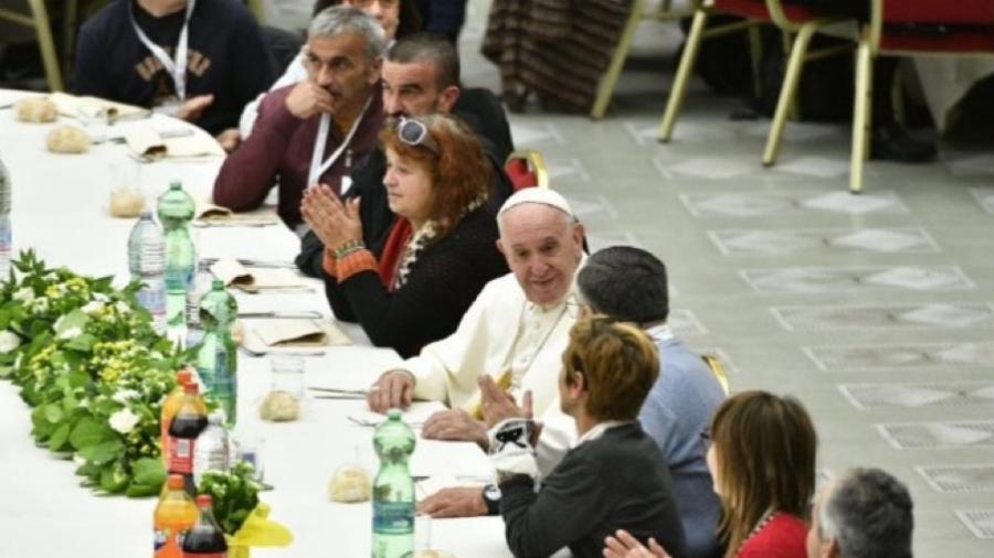 El Papa invita a almorzar a tres mil pobres y necesitados