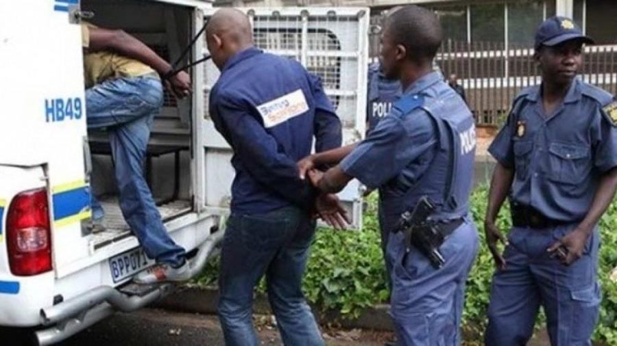 Detienen a 5 personas en Sudáfrica por caso de canibalismo