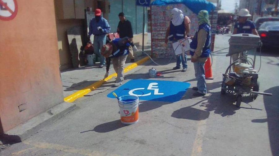 Trabaja Servicios Primarios en repintado de vialidad