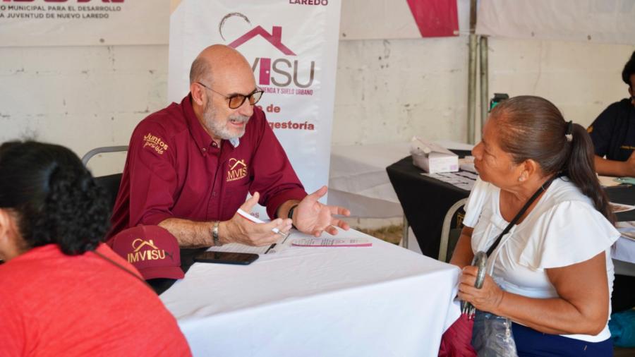 Imvisu avanza en el programa Bloquera Comunitaria para mejorar casas en Nuevo Laredo