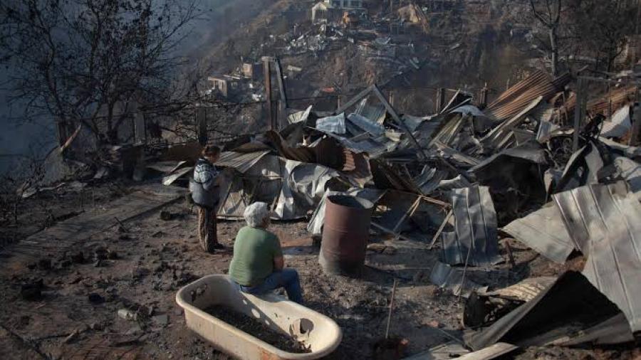 Suben a 245 residencias destruidas por incendio en Chile