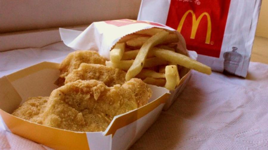 Padres demandan por miles de dólares a McDonald´s por nugget caliente