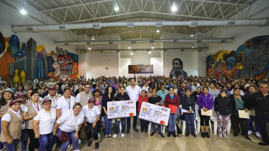 Un domingo de Becas para el Bienestar encabezó el Alcalde Carlos Peña Ortiz en Reynosa
