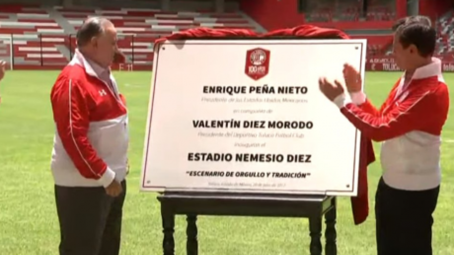 EPN celebra su cumpleaños inaugurando estadio