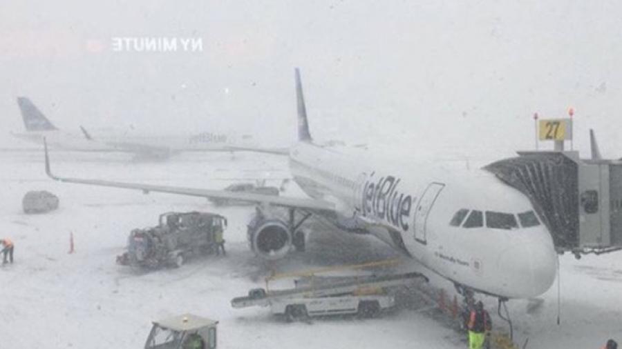 Aerolíneas mexicanas cancelan vuelos a EU por mal clima