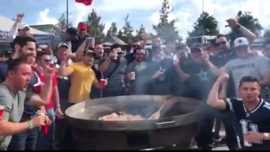 Mexicanos ponen el ambiente previo al Texans vs Cowboys