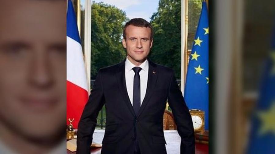 Presenta Macron su retrato oficial como presidente de Francia