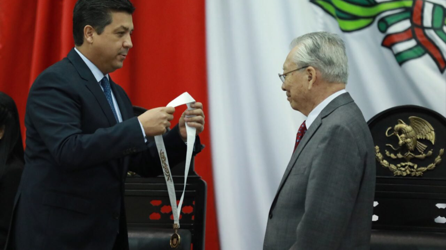 Entrega Gobernador presea “Luis García de Arellano” al farmacólogo e investigador Enrique Hong Chong