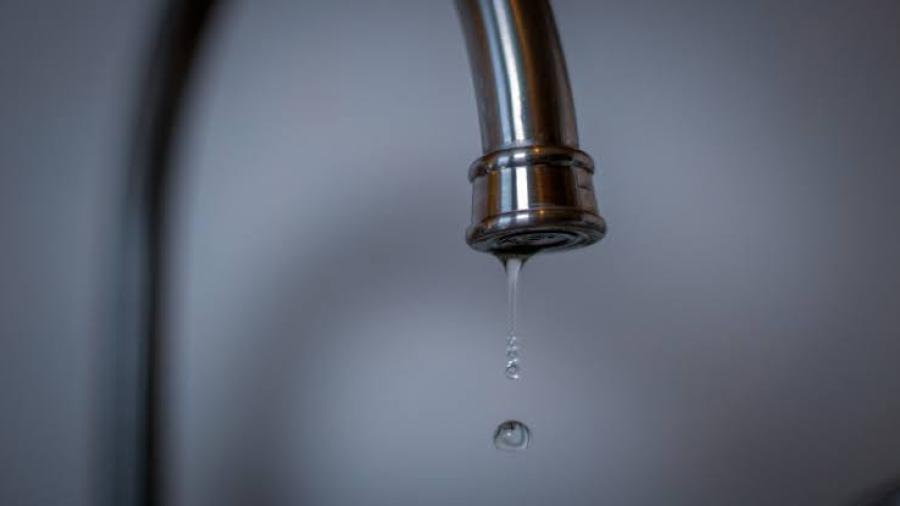Orlando reduce uso de agua por escasez de oxígeno para tratar COVID-19