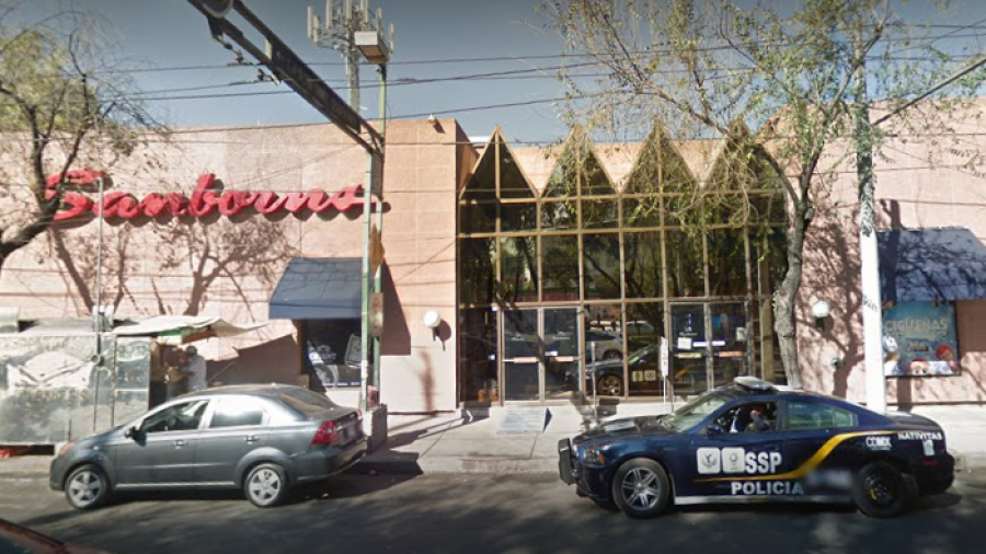 Cae edificio de Sanborns en la CDMX