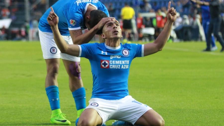 Cruz Azul le hace los honores a Tigres en atractivo duelo