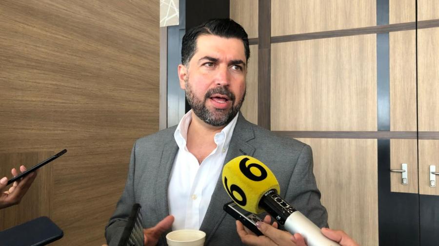 Ningún hotel asociado "huachicolea" agua: Omar Elizondo