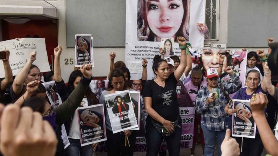 Continúa investigación a seis policías por filtrar fotos de Ingrid