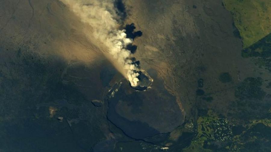 Kilauea arroja polvo y cenizas