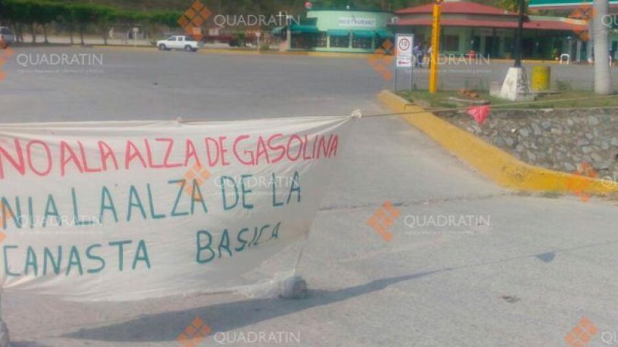 Manifestantes cierran 6 gasolineras en Oaxaca