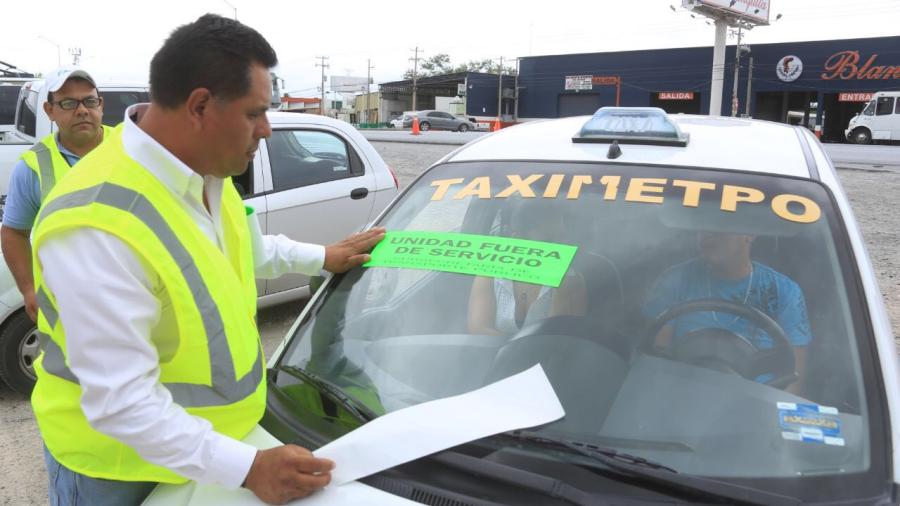 Retiran de circulación taxis pirata 