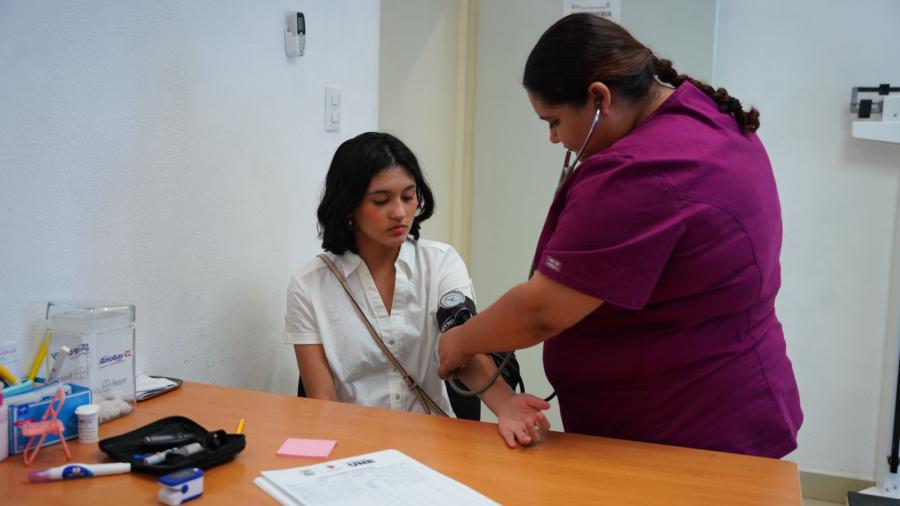 Entrega gobierno municipal más de mil certificados médicos gratuitos; invita alcaldesa a aprovechar últimos días de campaña