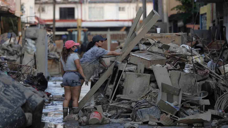 Asciende a 80 el número de muertos por lluvias e inundaciones en cinco estados del país