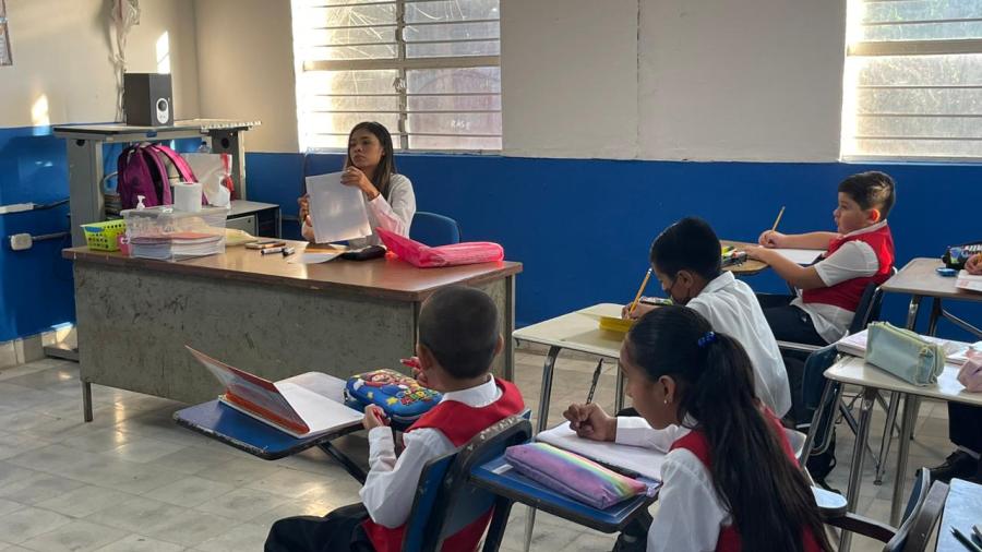Invitan a padres a foro para analizar libros de texto 