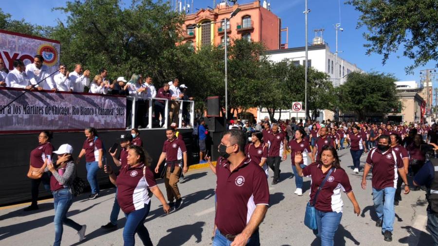 Obreros conmemoran Día del Trabajo con desfile