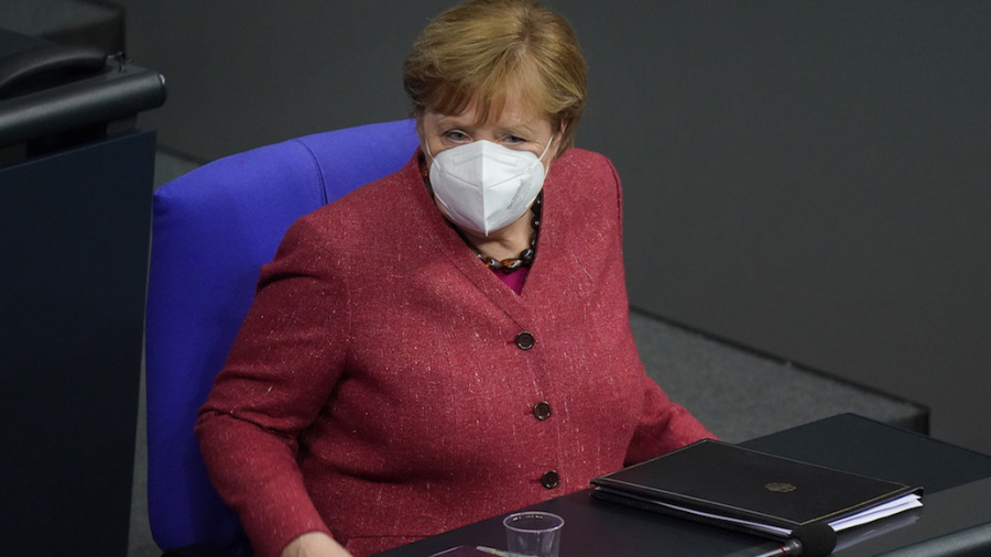 Angela Merkel ve inaceptable 590 nuevas muertes por COVID-19 en 24 horas