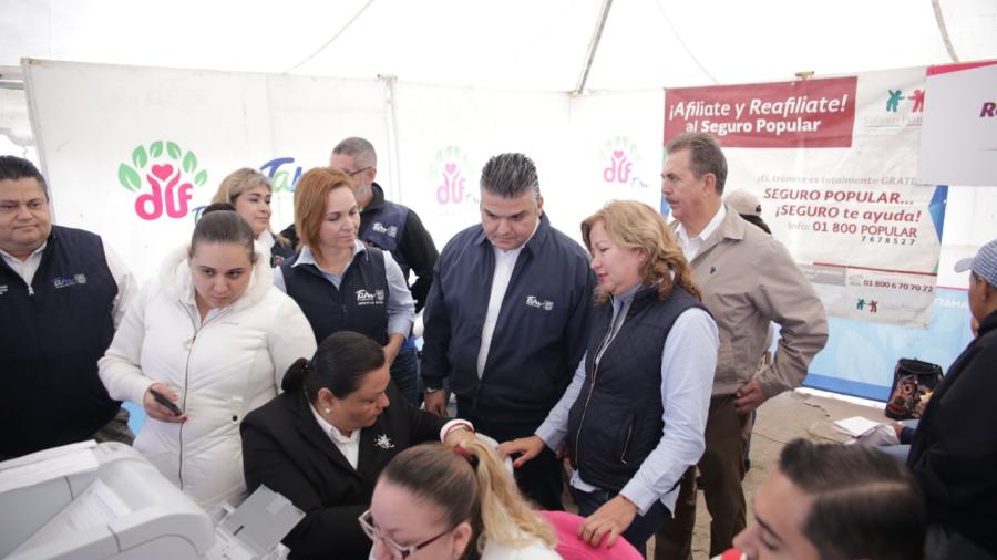 "Abrazando Familias" visita colonia 10 de mayo