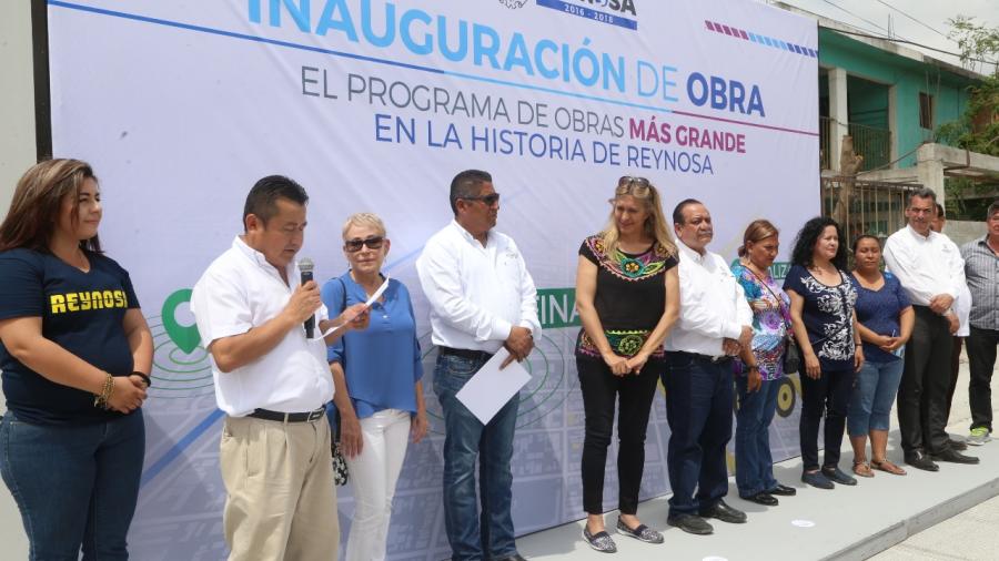 Inauguran pavimentaciones en la colonia Esperanza